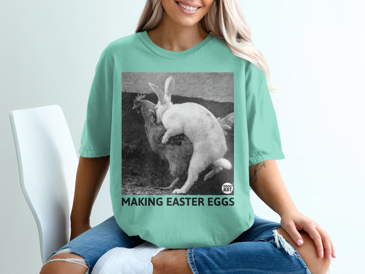 Making Easter Eggs Funny Rabbit Chicken T-Shirt
