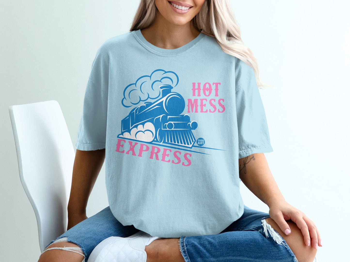 Hot Mess Express Graphic T-shirt Casual Wear