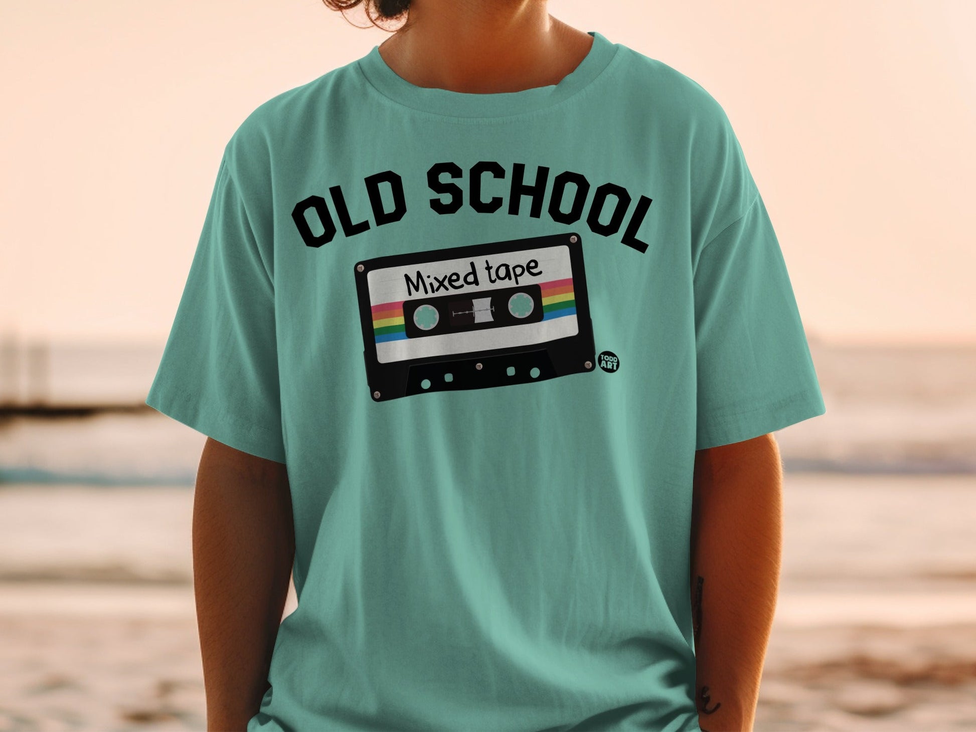 T-shirt with "OLD SCHOOL Mixed tape" graphic and cassette tape illustration.