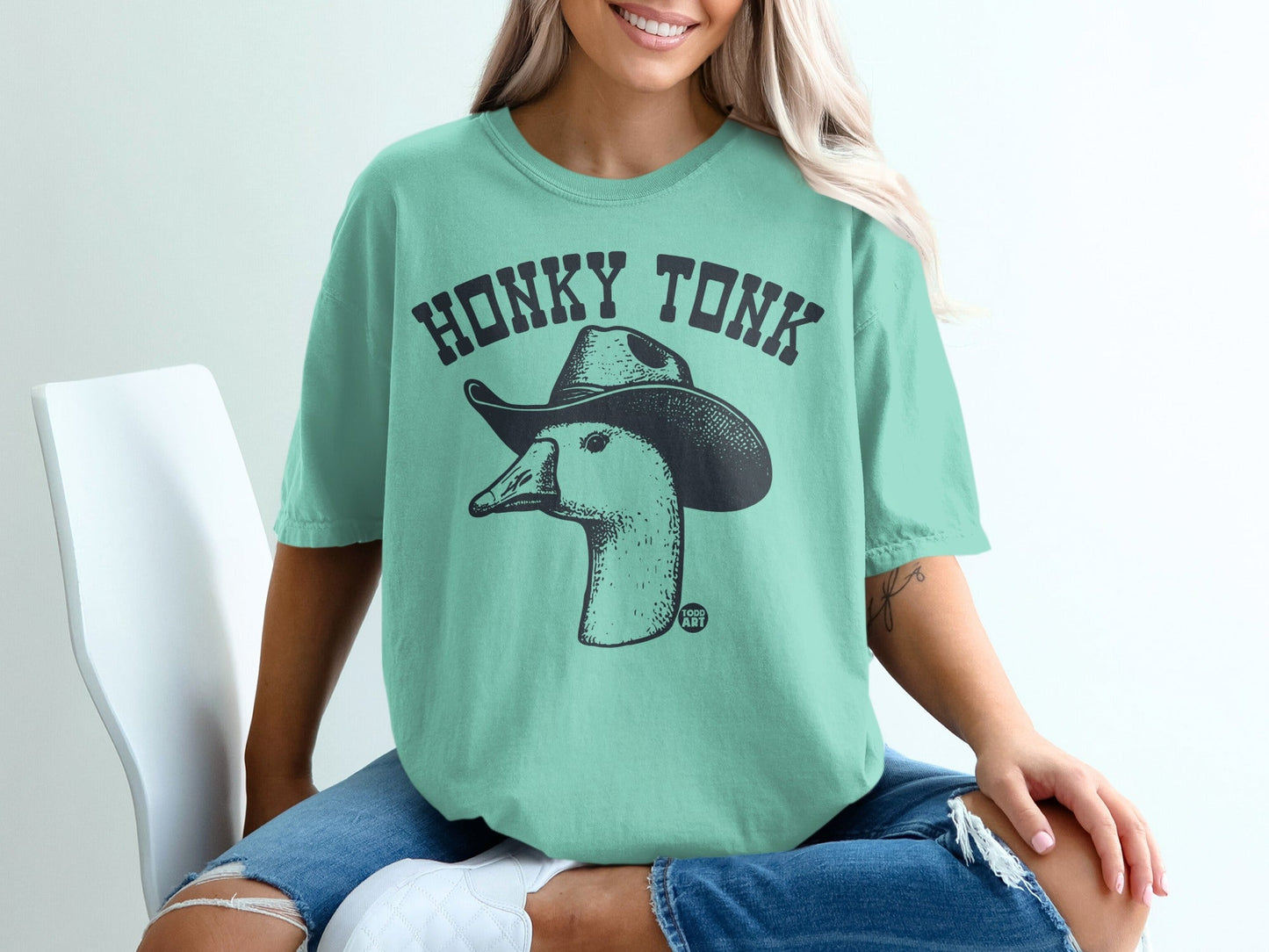 Honky Tonk Duck in Cowboy Hat Graphic T-Shirt
