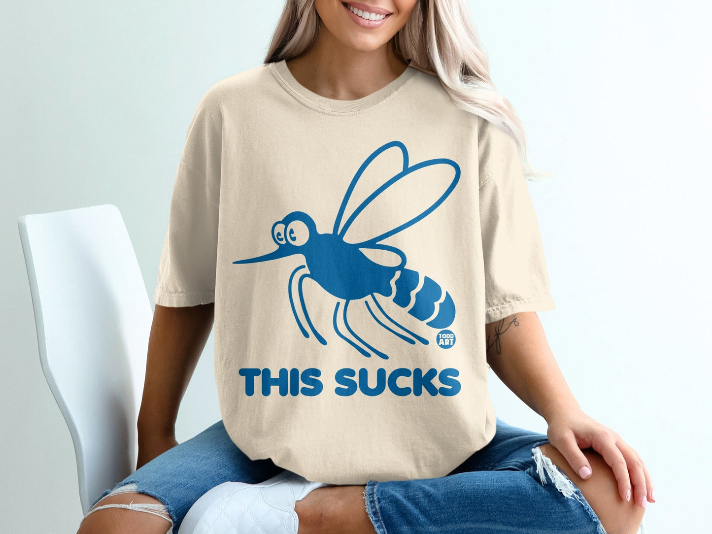 This Sucks Funny Mosquito Graphic T-Shirt