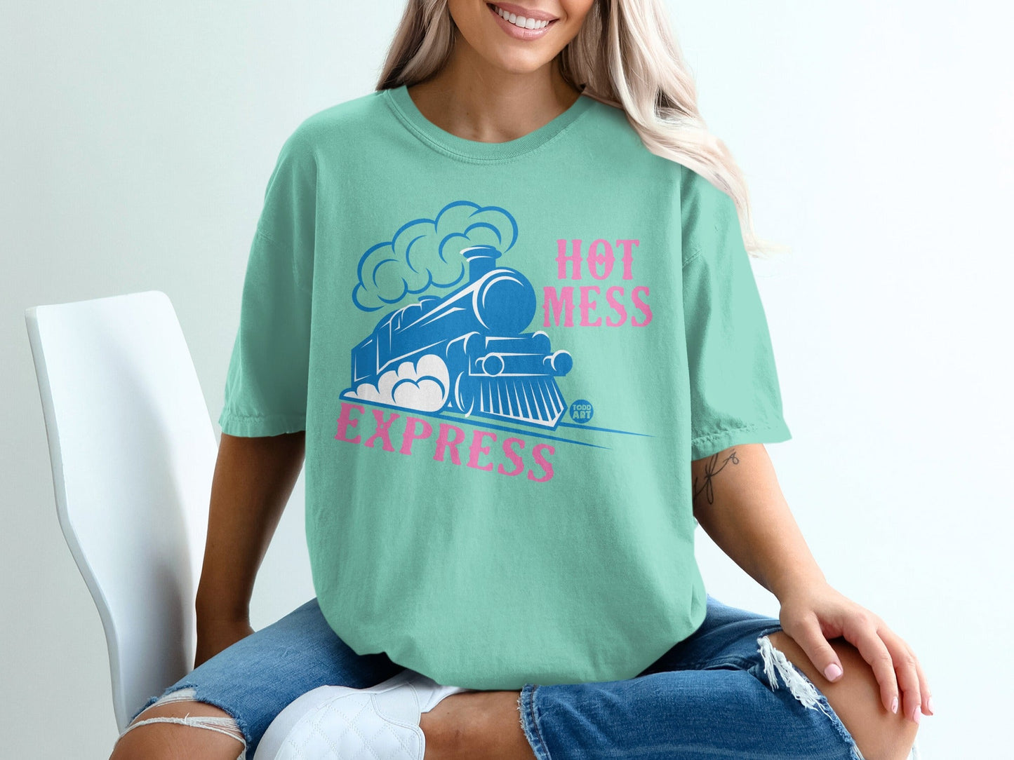 Hot Mess Express Graphic Print T-Shirt