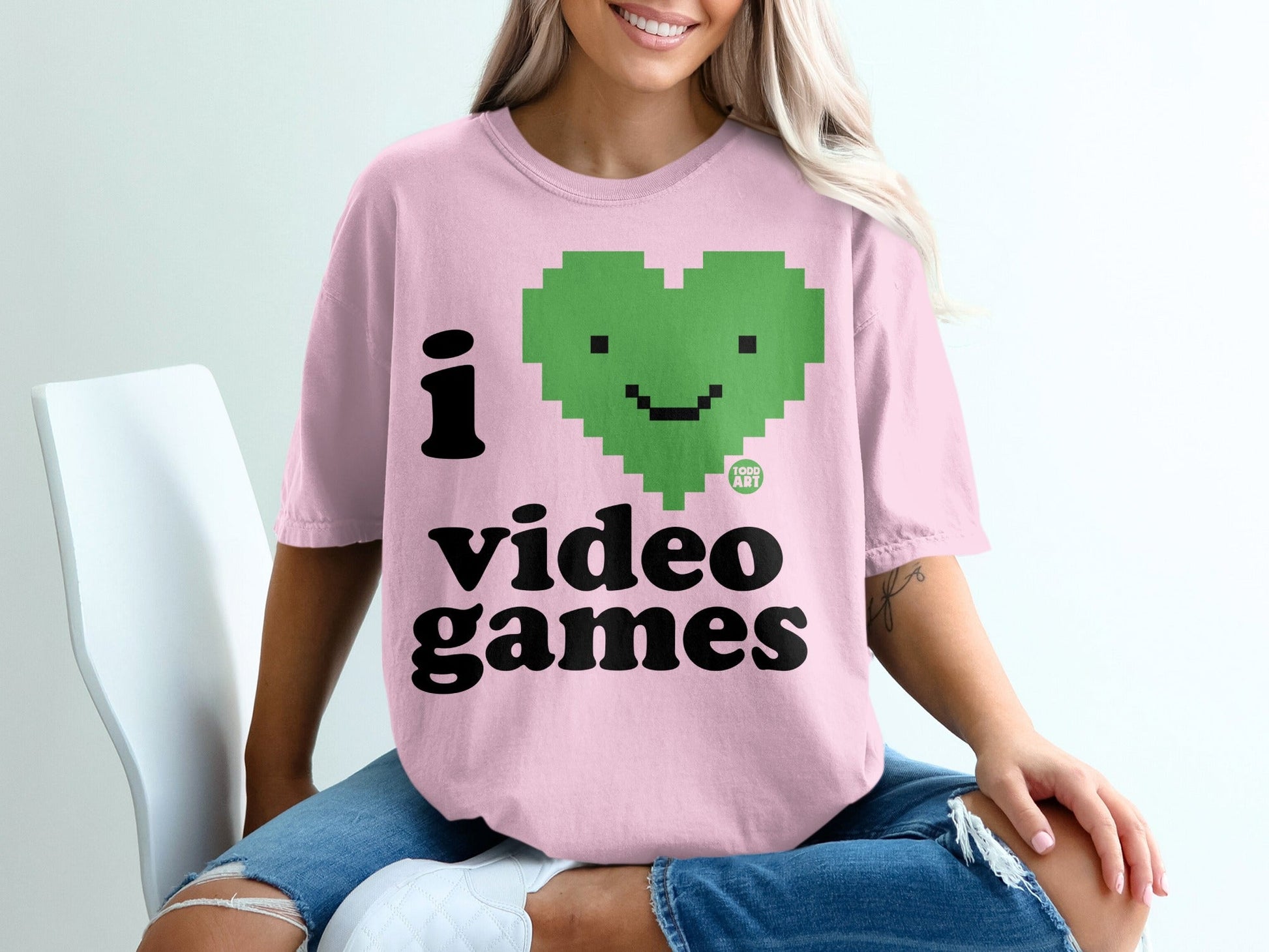 I Love Video Games Cute Green Heart Graphic T-Shirt