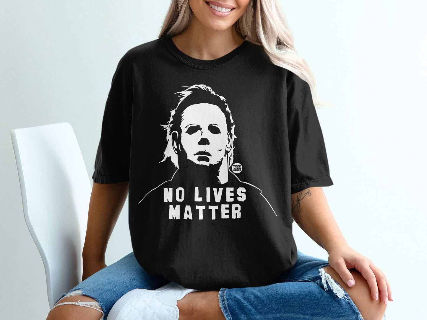Black t-shirt with Michael Myers graphic and "NO LIVES MATTER" text.