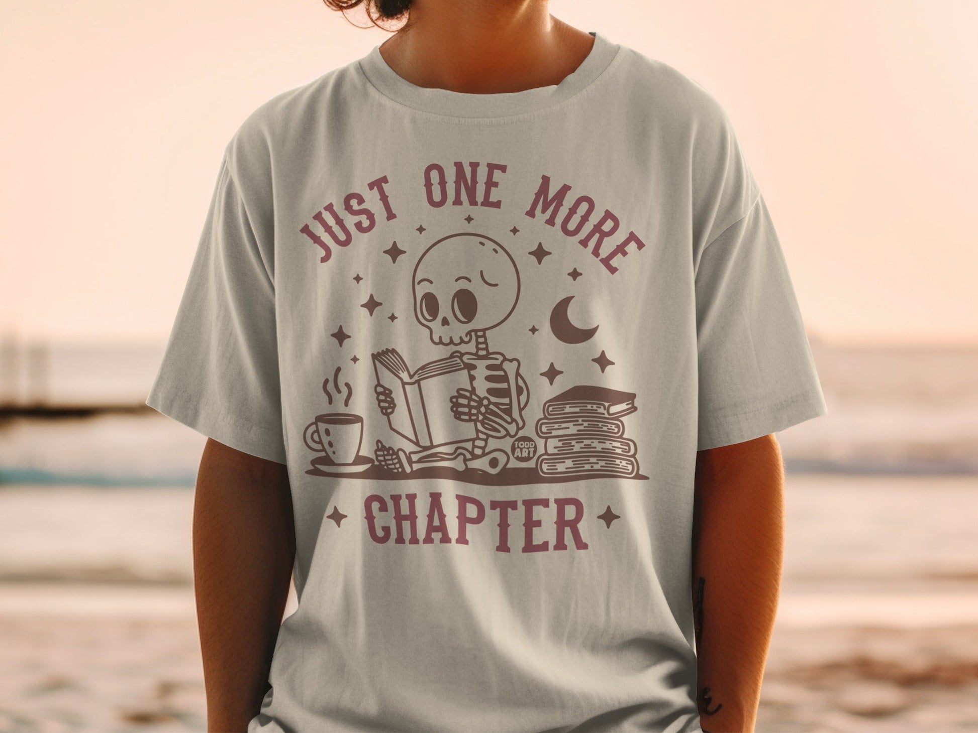 Just One More Chapter Skull Reading T-shirt