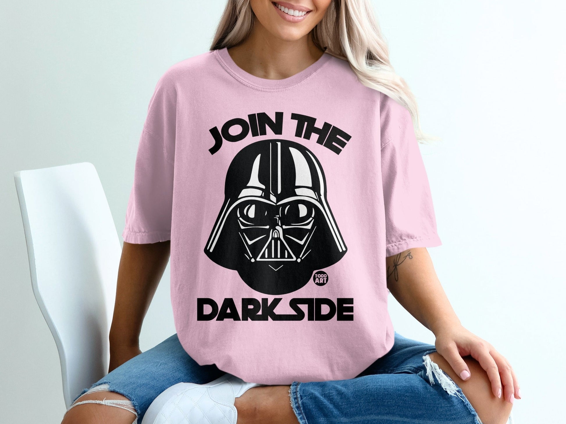 Pink t-shirt with Darth Vader and "JOIN THE DARK SIDE" text.
