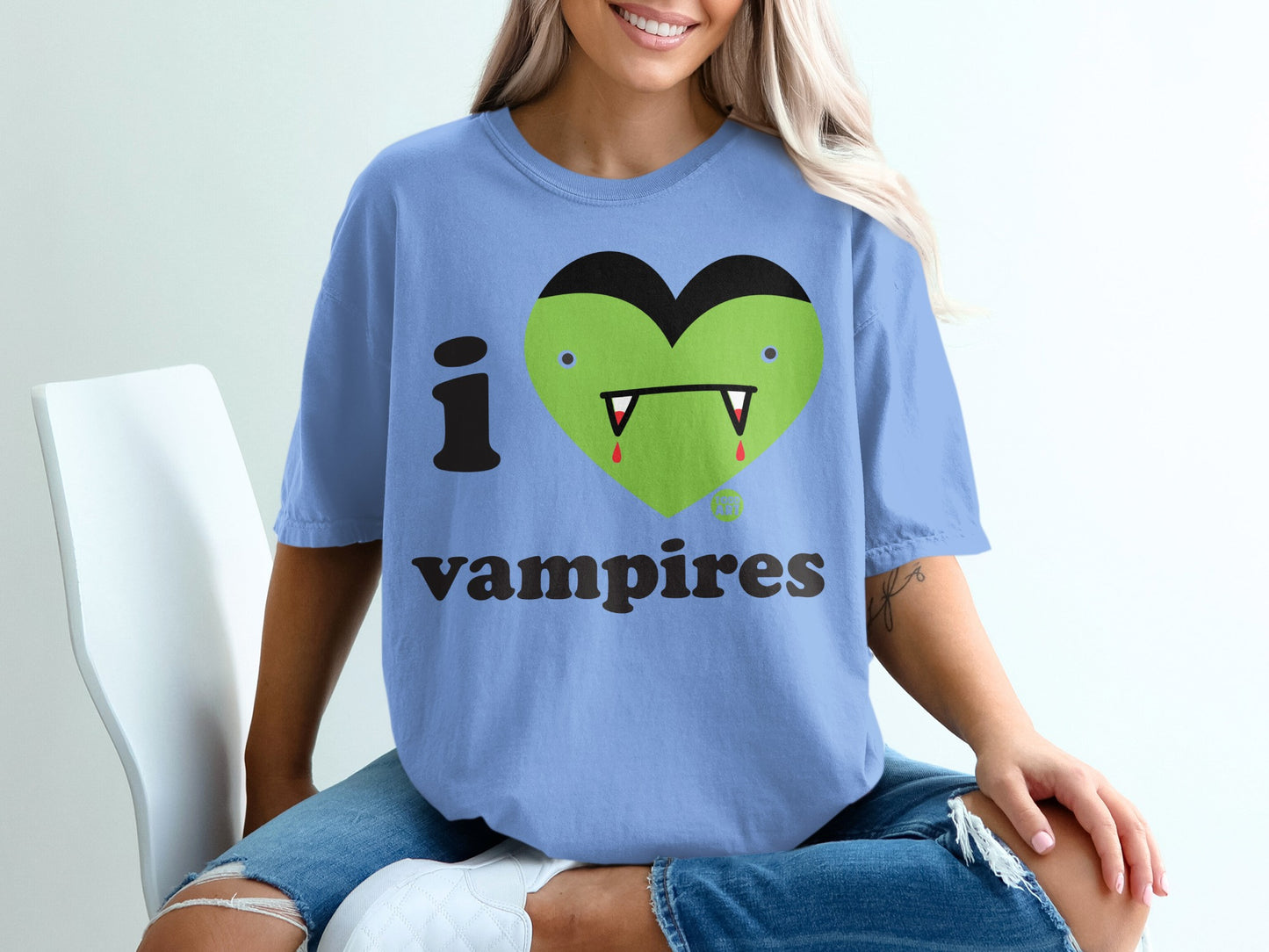 I Heart Vampires Graphic Print T-Shirt for Halloween