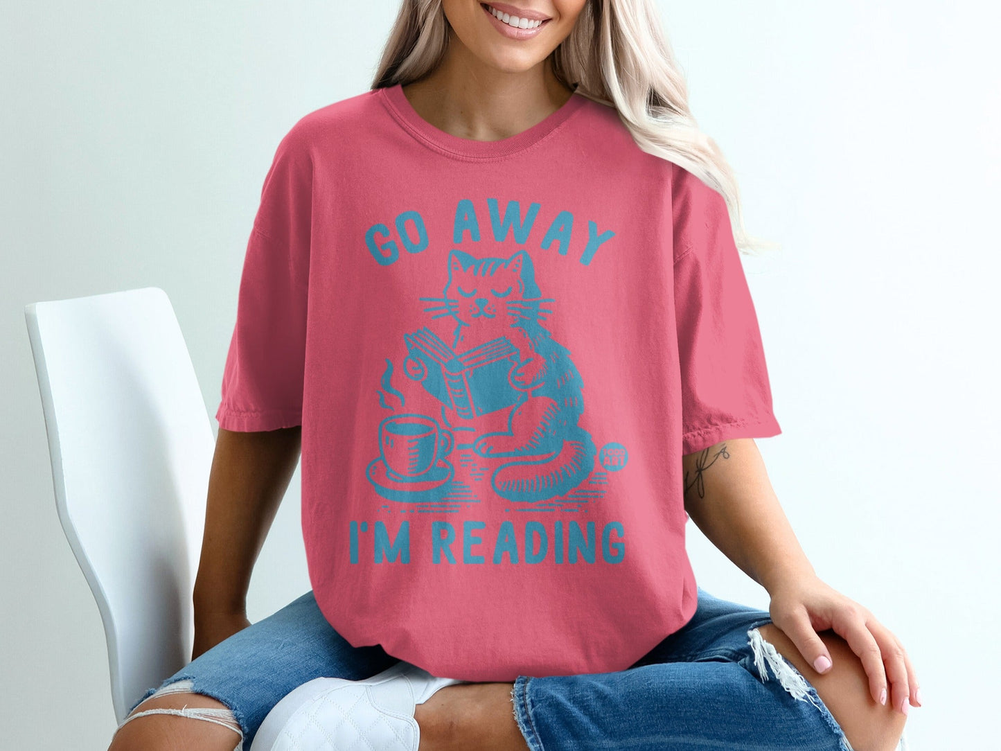 Go Away I'm Reading Cat Design Casual T-shirt