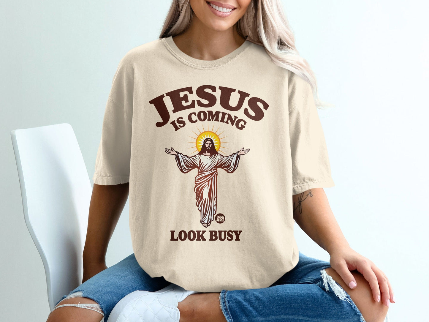 Jesus is coming, look busy graphic t-shirt.