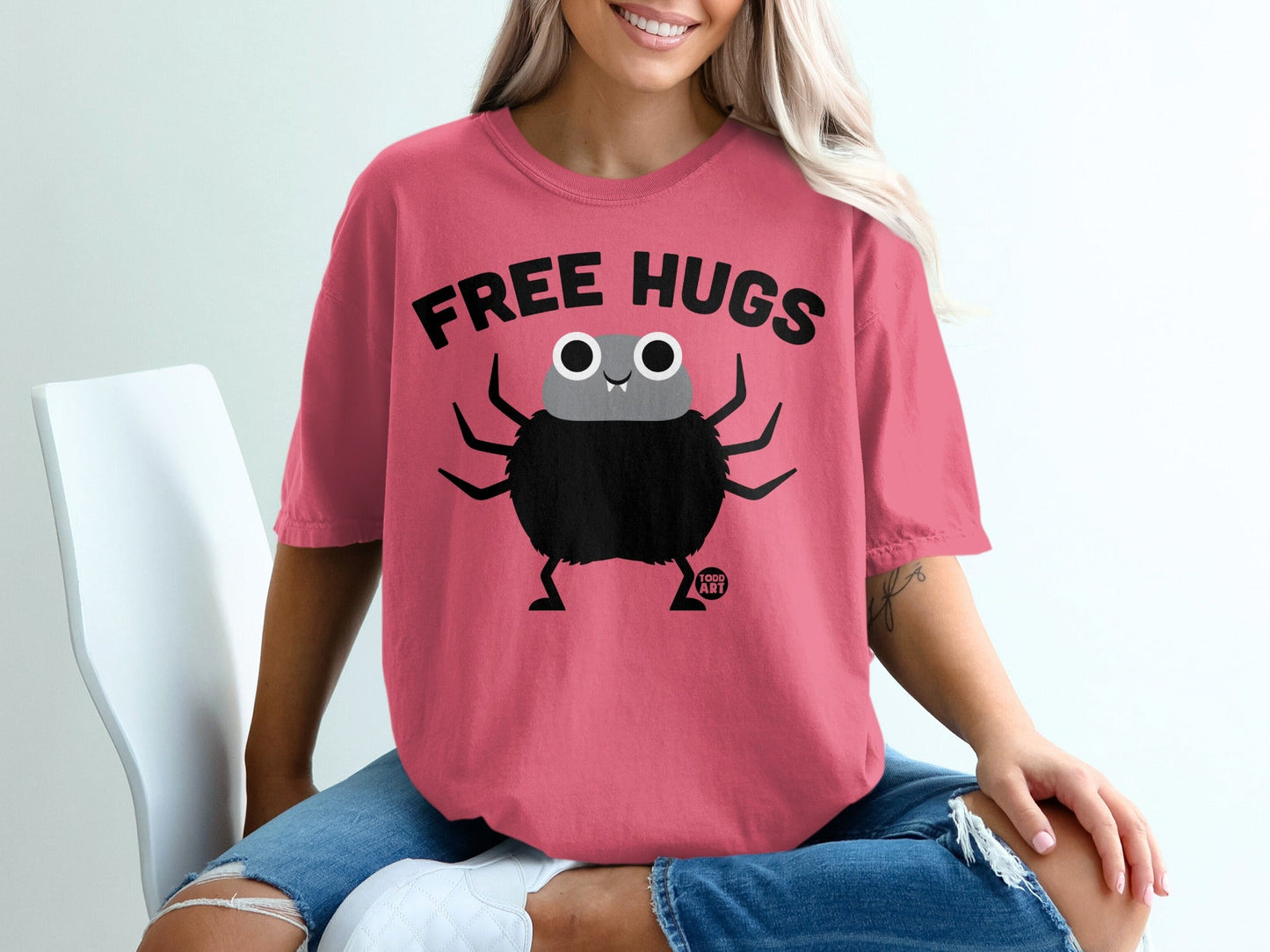 Free Hugs Cute Cartoon Spider Pink Tee Shirt Product
