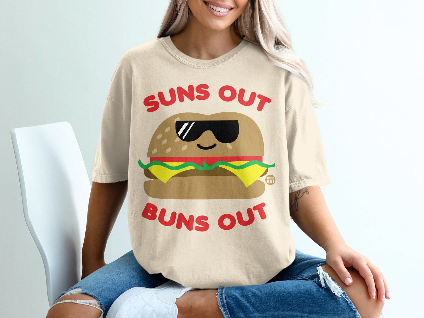Suns Out Buns Out Funny Summer Graphic T-Shirt