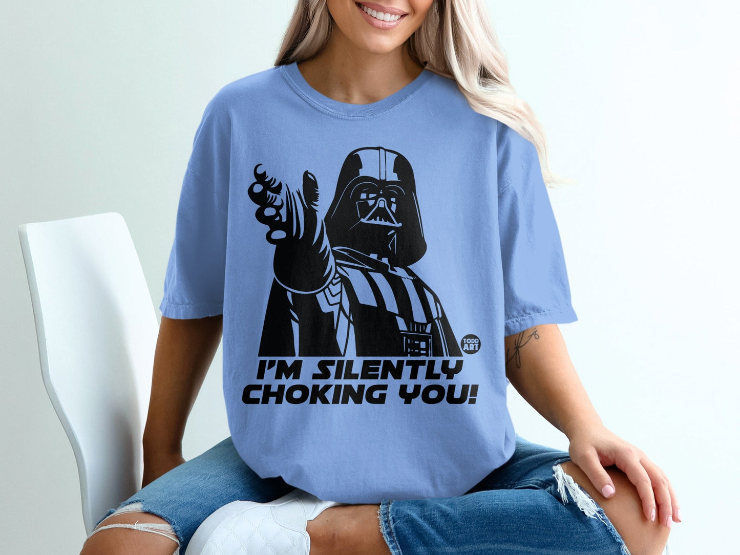 Light blue t-shirt with Darth Vader pointing and text "I'M SILENTLY CHOKING YOU!".