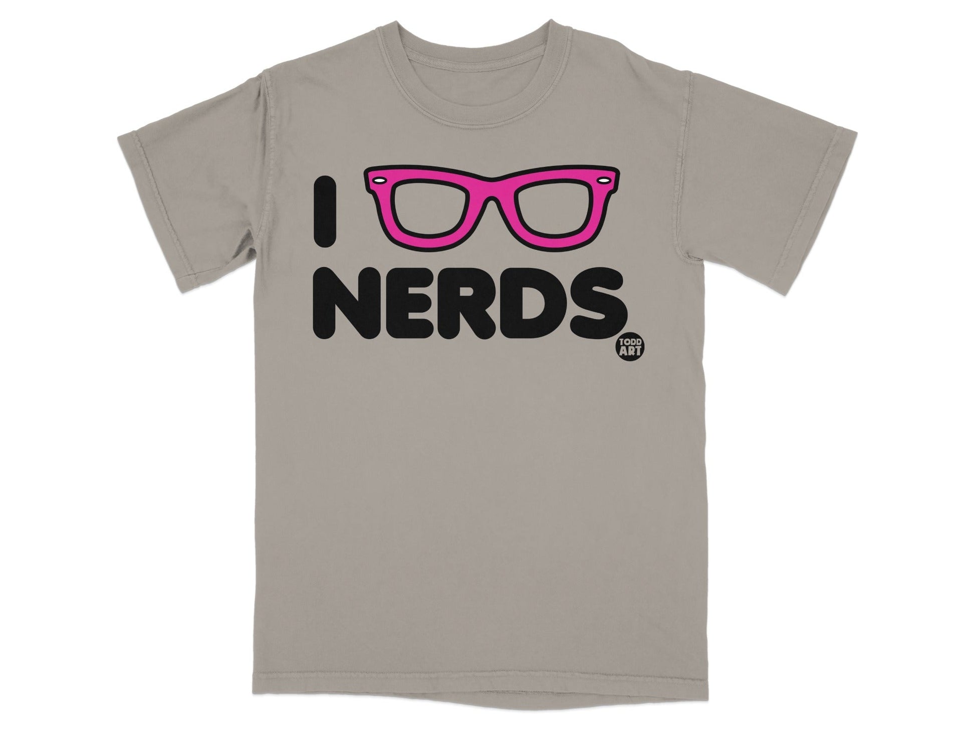 Grey t-shirt with "I love nerds" and pink glasses graphic.