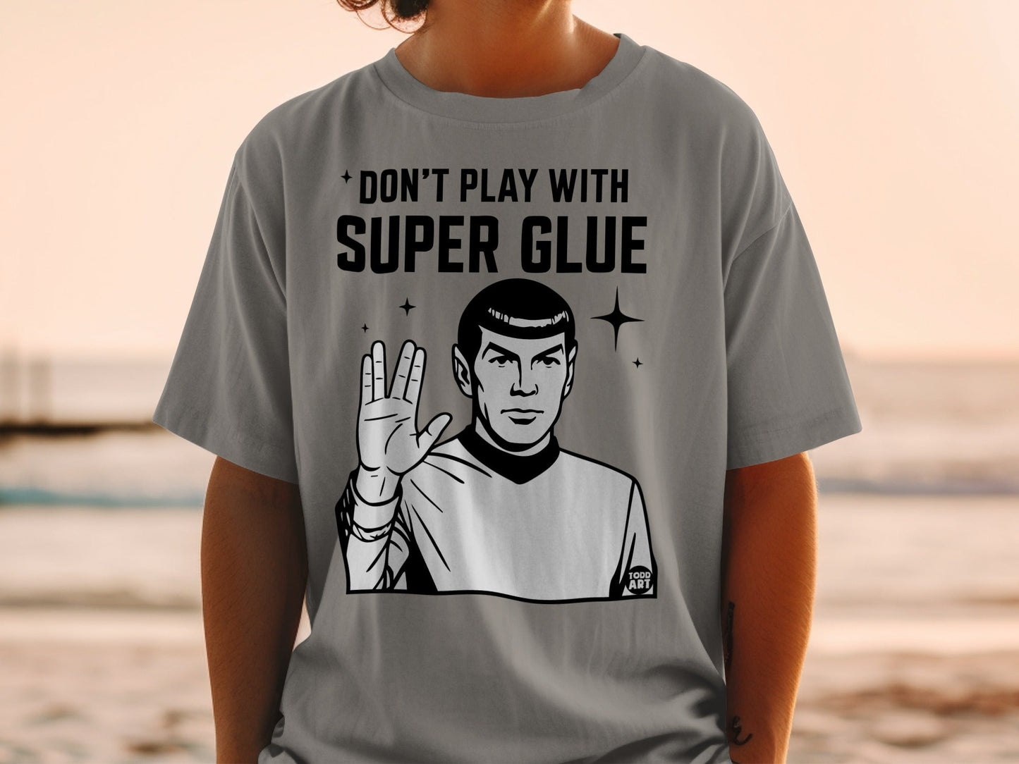 Gray t-shirt with Spock illustration and "Don't Play with Super Glue" text.
