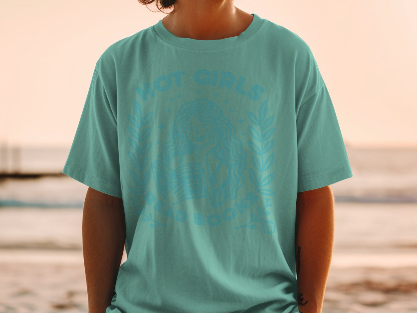 Hot Girls Read Books Unique Design Apparel