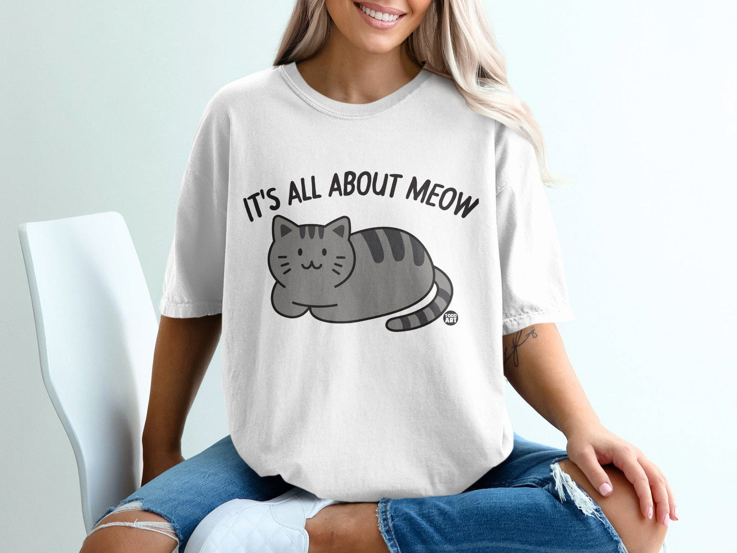 It's All About Meow Cute Cat Graphic T-Shirt