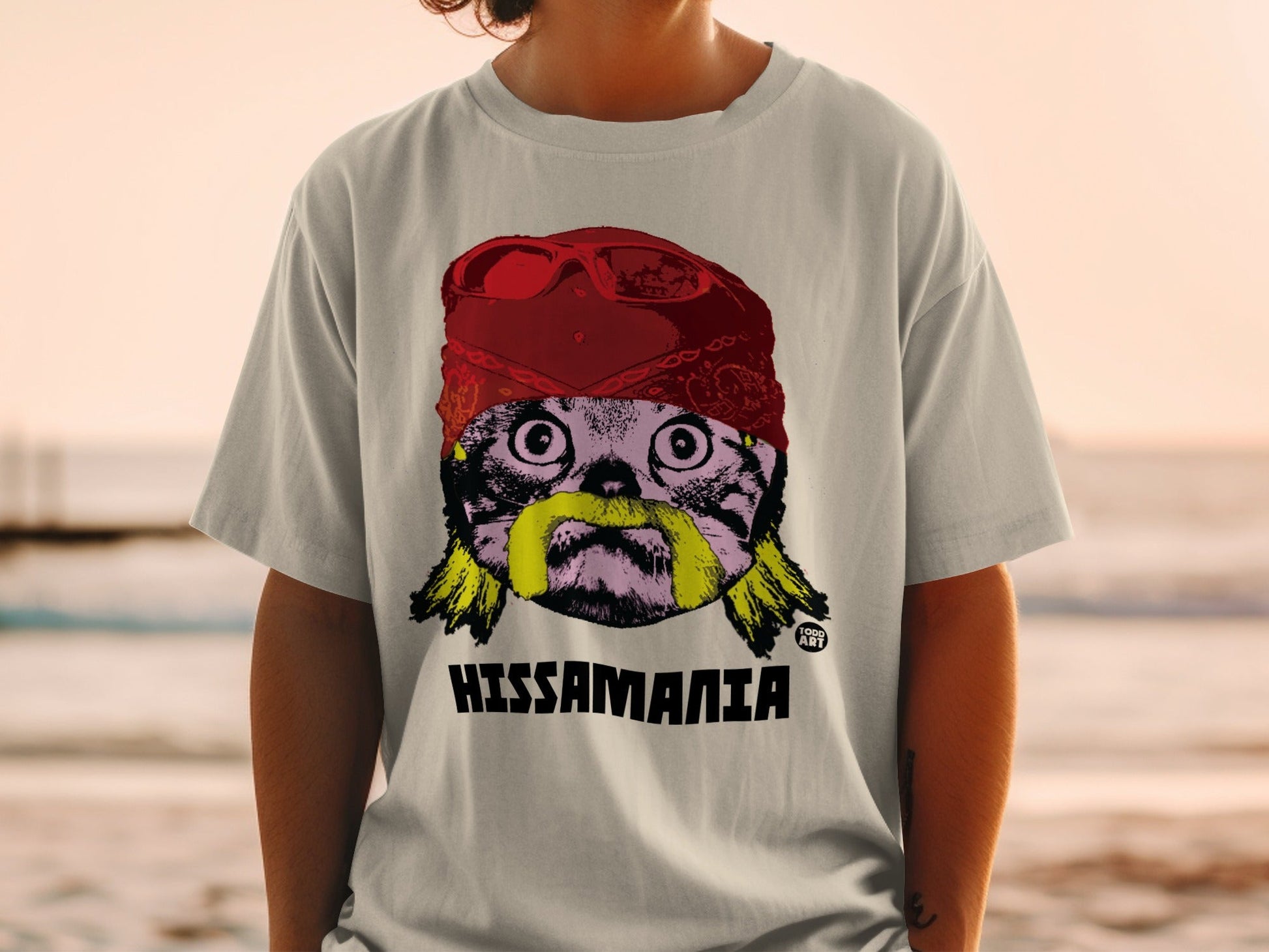 Unique Hissamania Cat Graphic T-Shirt for Casual Wear