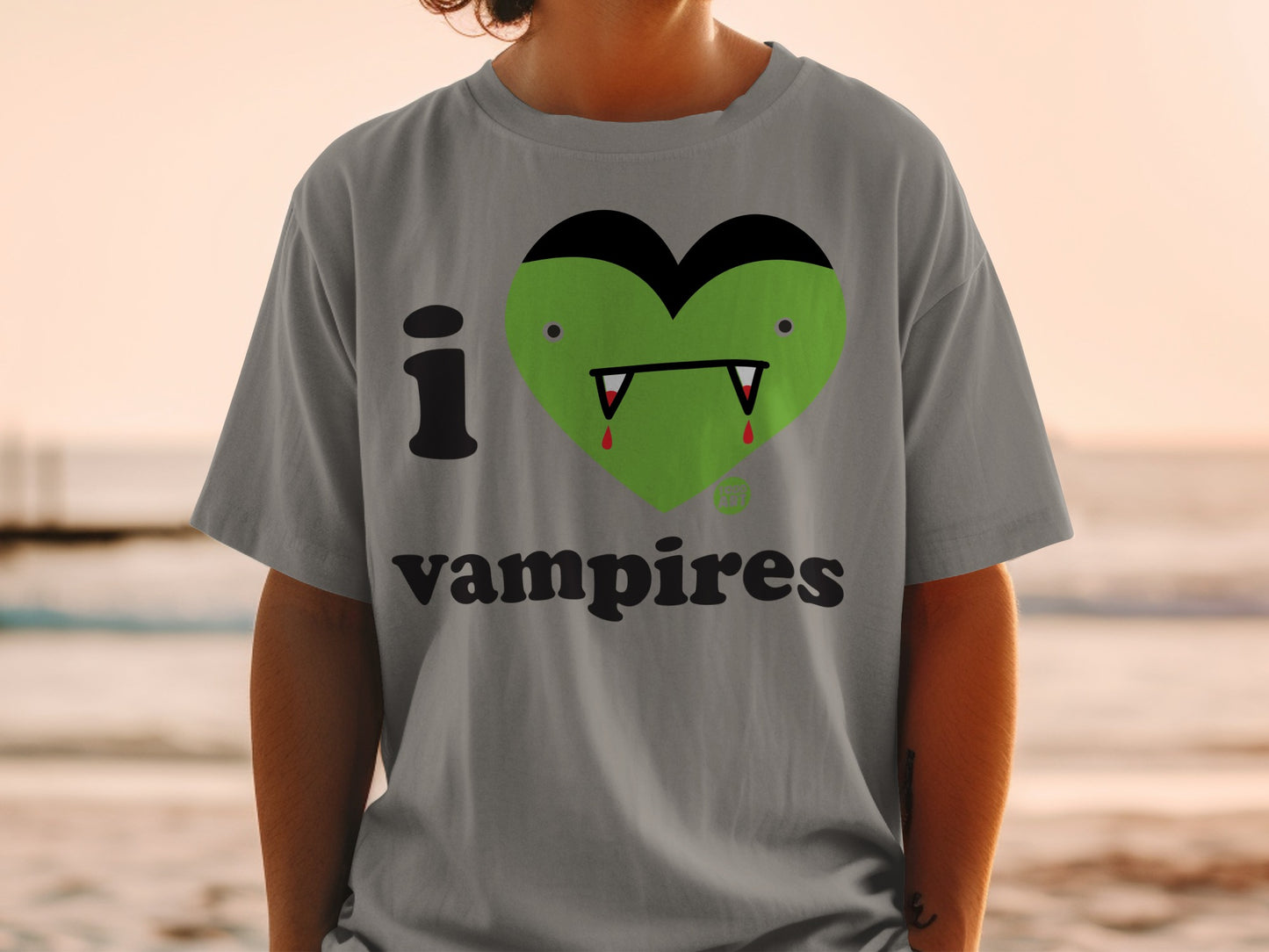 I Heart Vampires Funny Graphic Tee Shirt