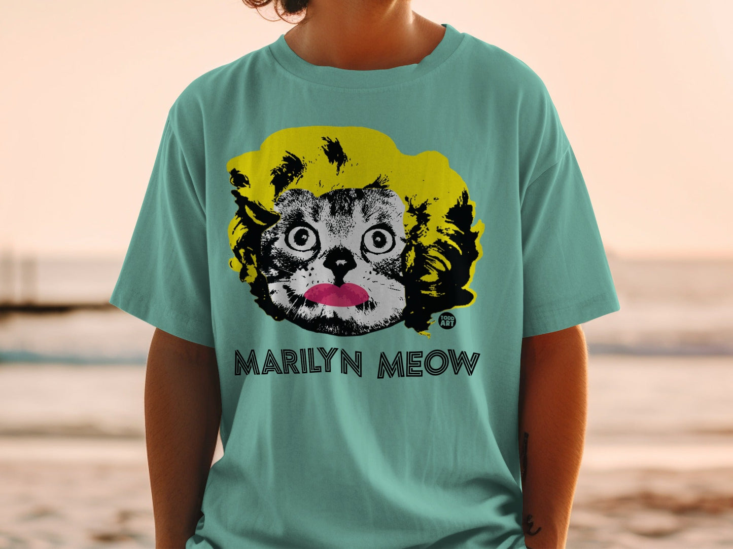 Marilyn Meow Graphic Cat Design T-Shirt