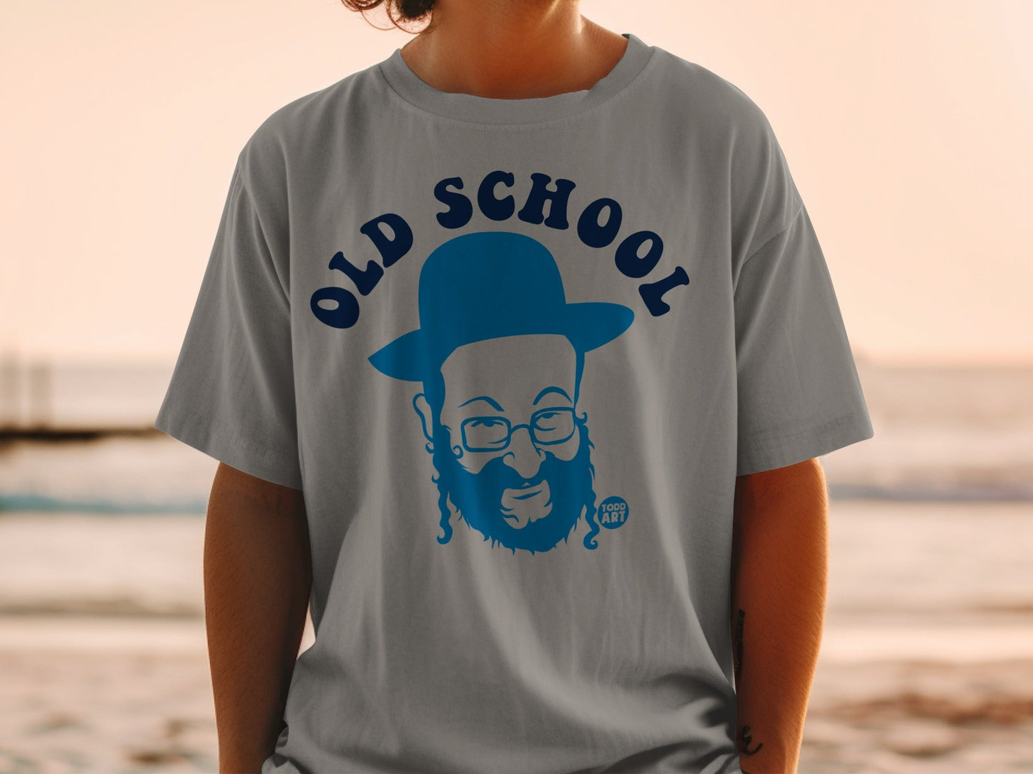 Gray t-shirt with "OLD SCHOOL" text and a blue illustration of a man.