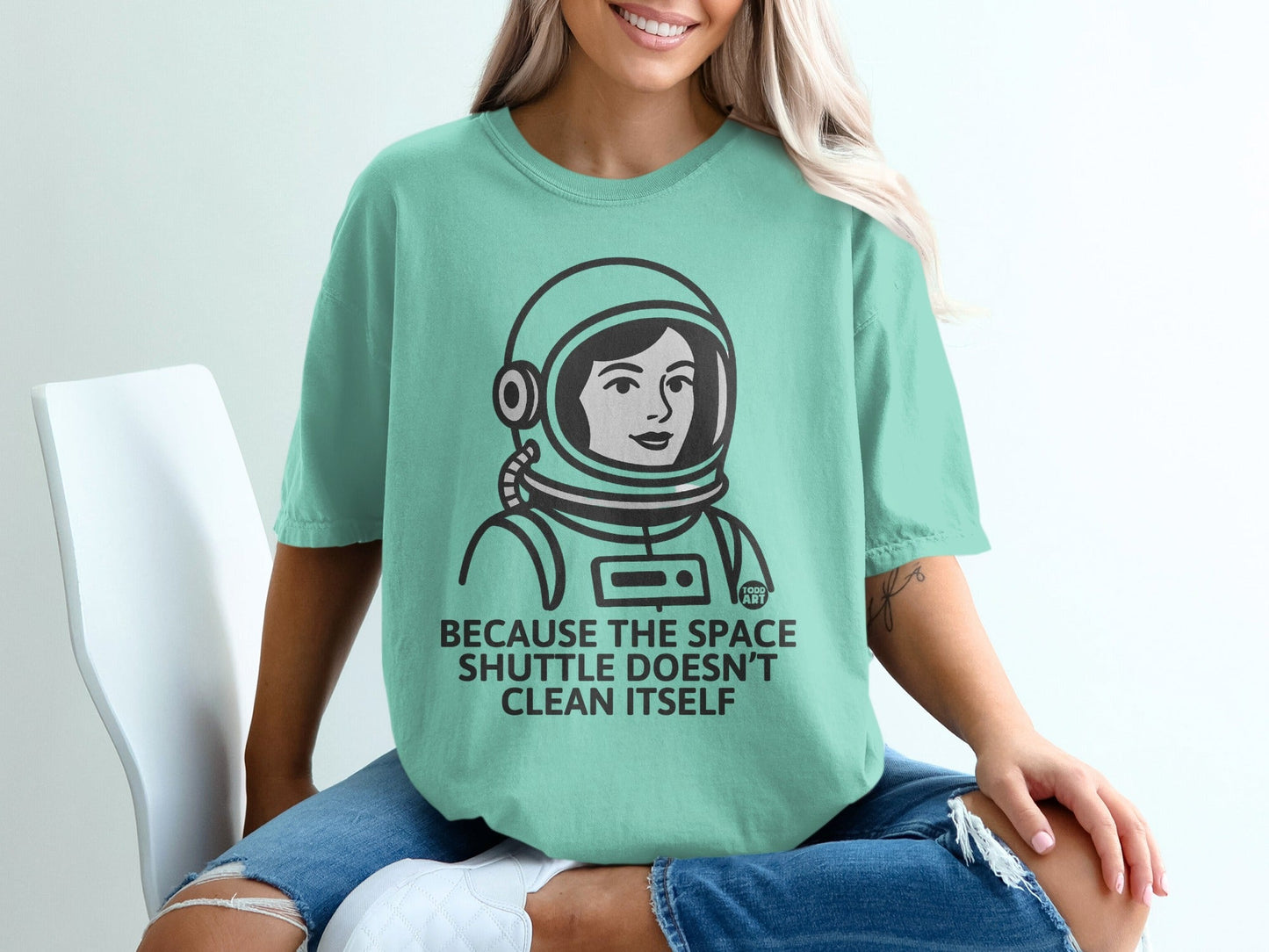Space Shuttle Doesn't Clean Itself Astronaut T-shirt
