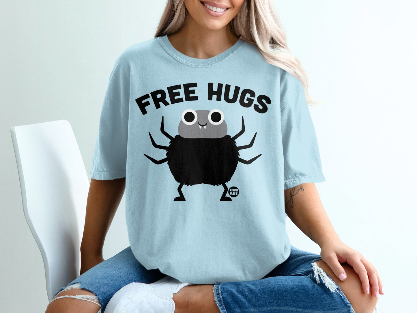 Free Hugs Cute Cartoon Spider Graphic T-Shirt