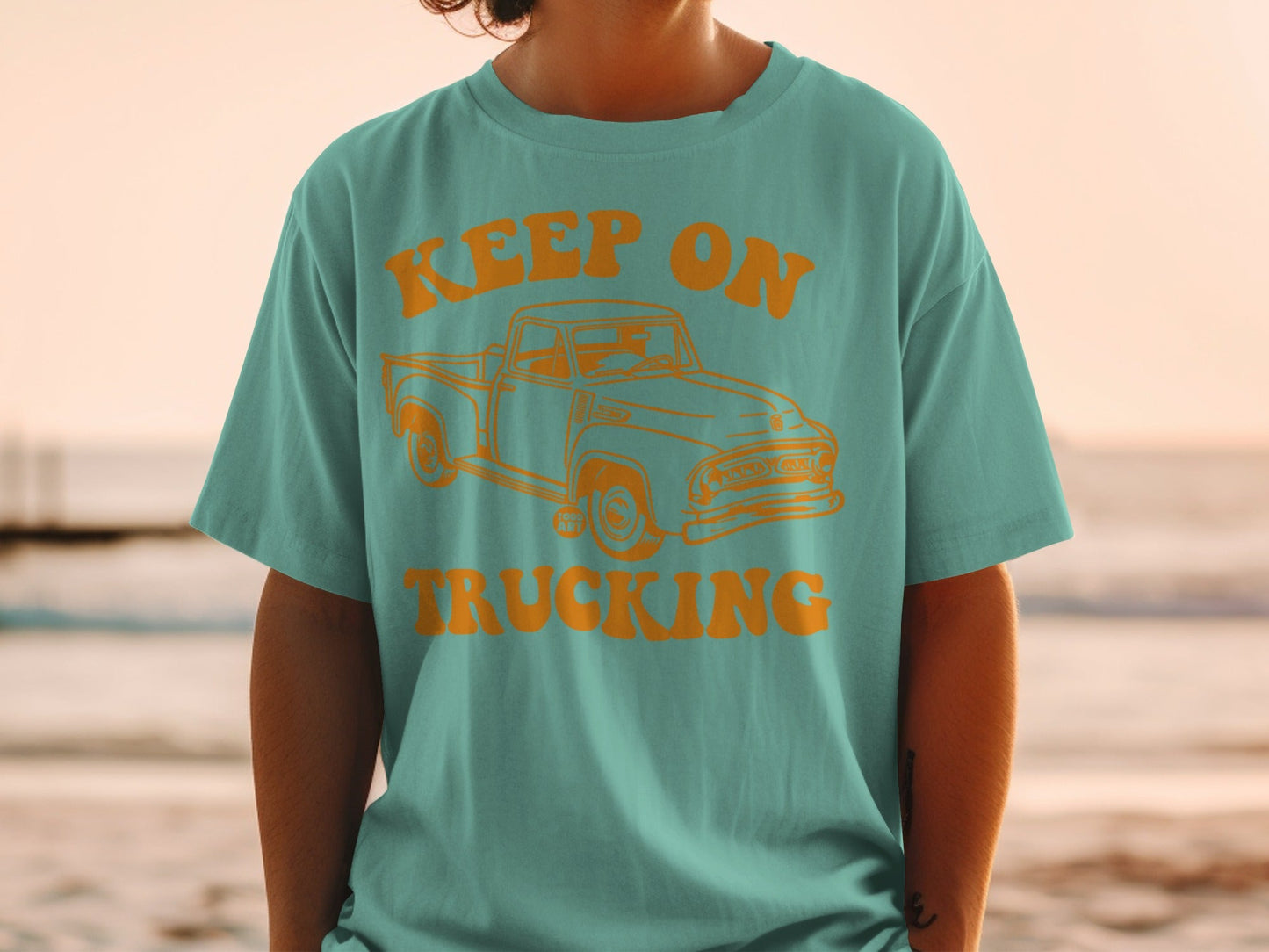 Keep On Trucking Vintage Truck Design T-shirt