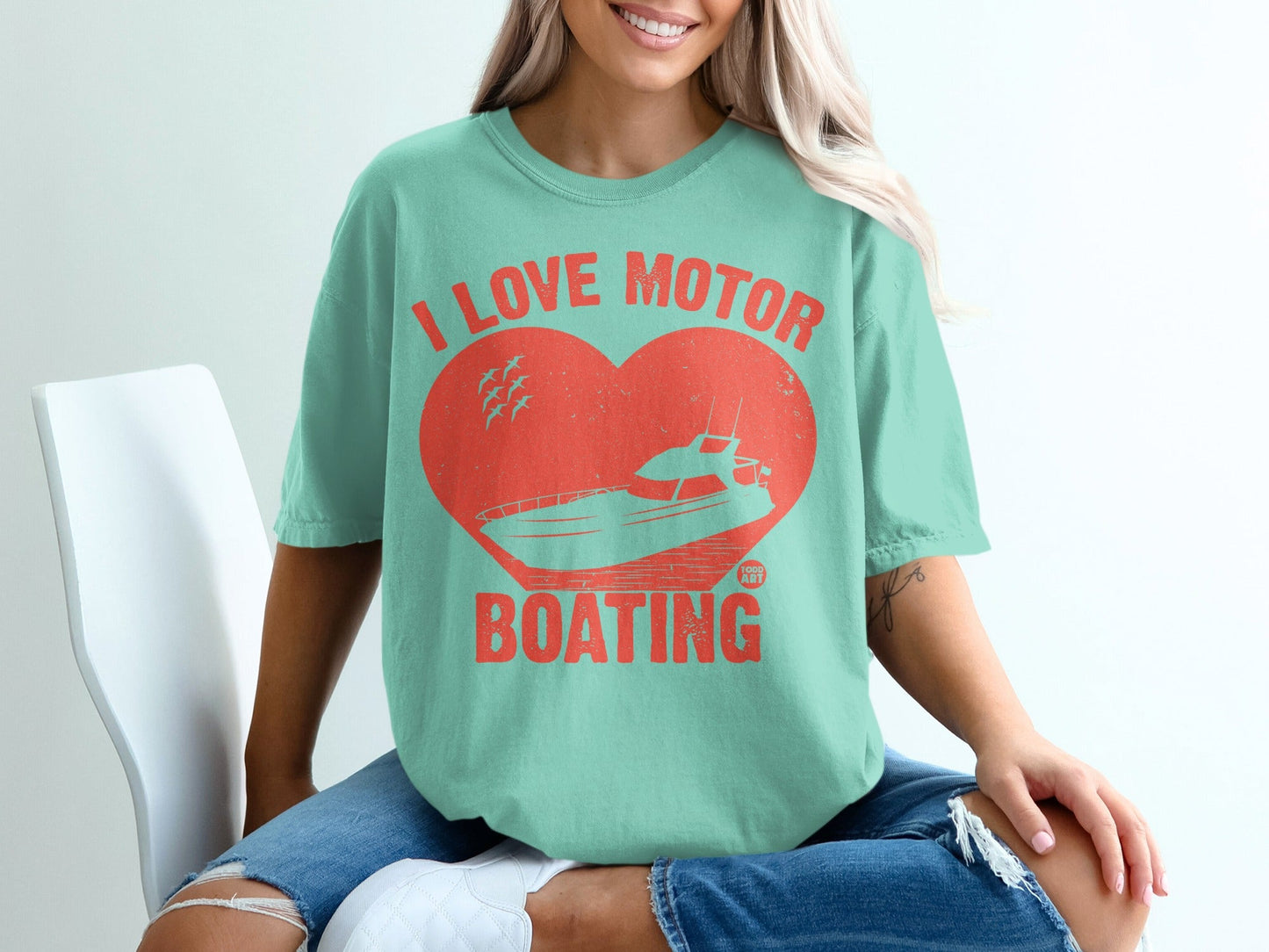 I Love Motor Boating Graphic Tee for Boat Enthusiasts