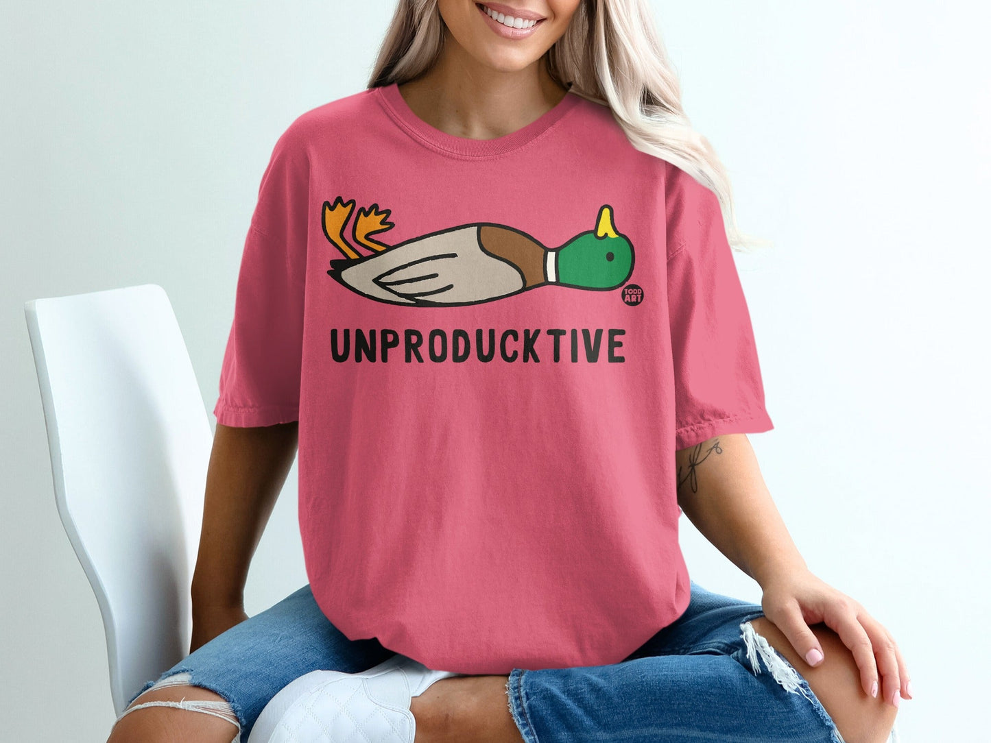 Funny Unproductive Duck Illustration Unisex T-Shirt